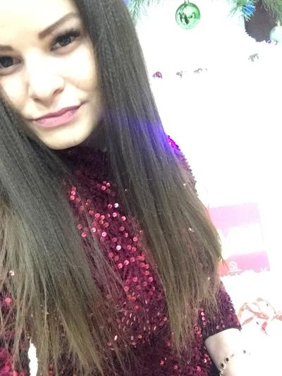 Юлечка Агафонова