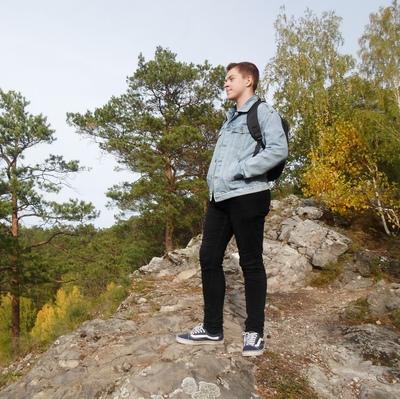 Артем Попов